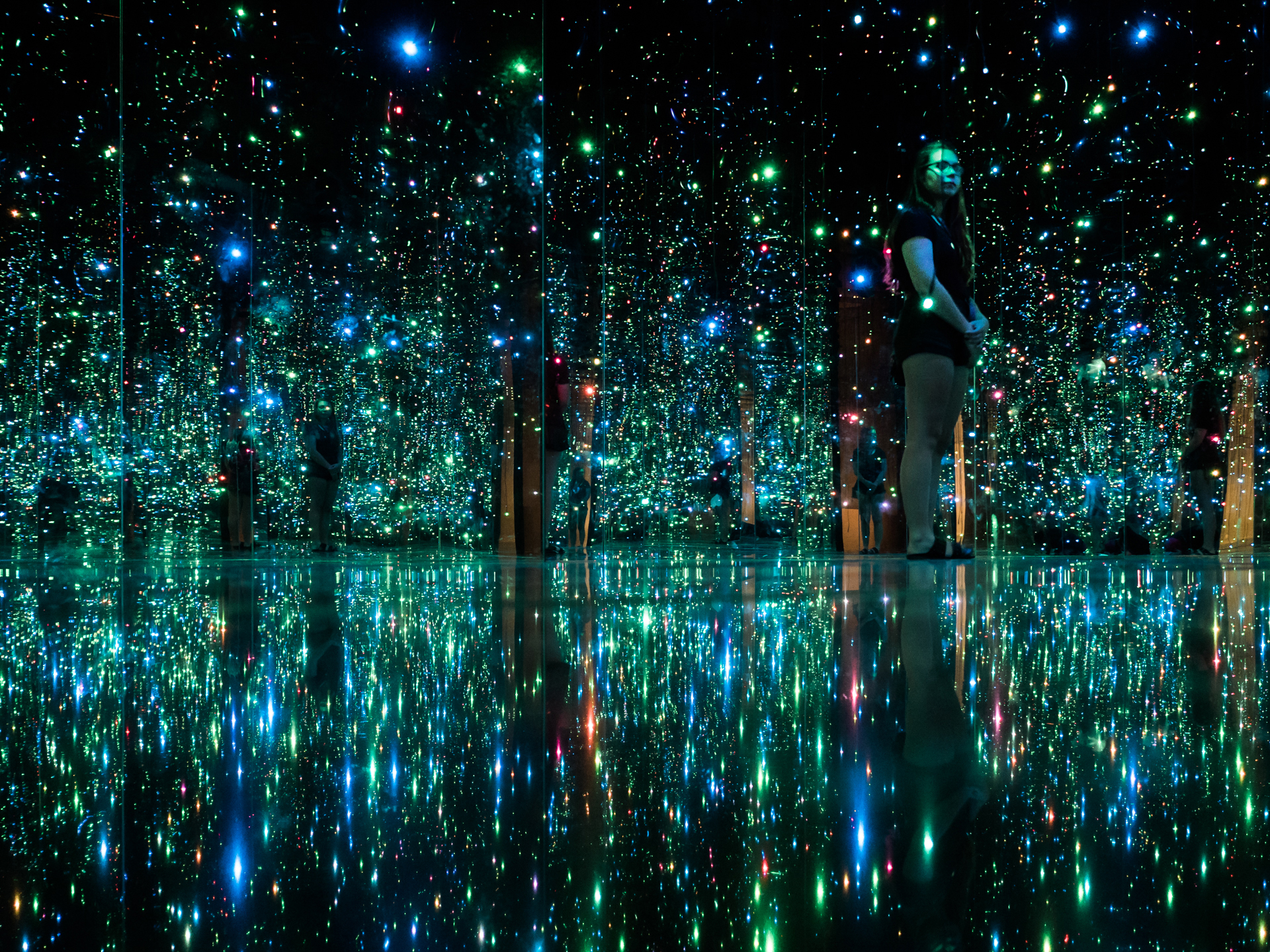 Infinity Mirrored Room gallery 19
