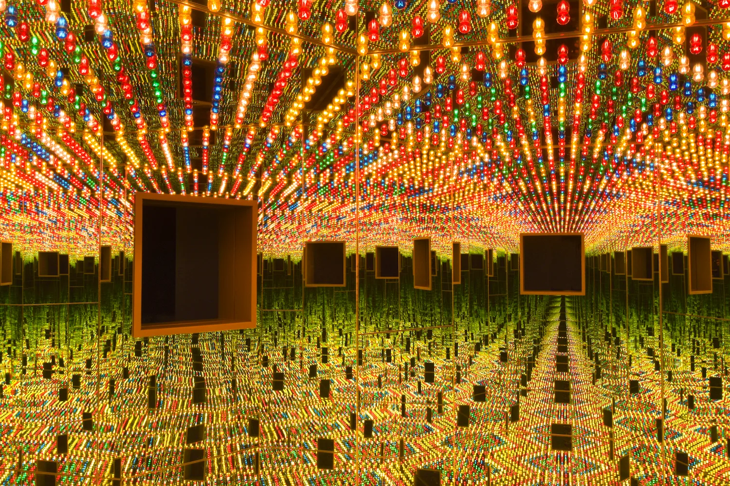 Infinity Mirrored Room gallery 10