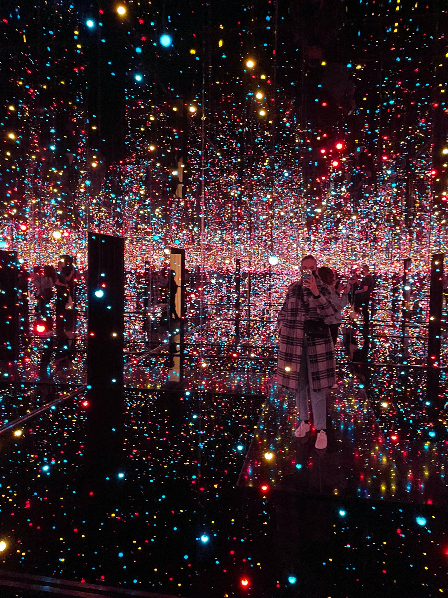 Infinity Mirrored Room gallery 23