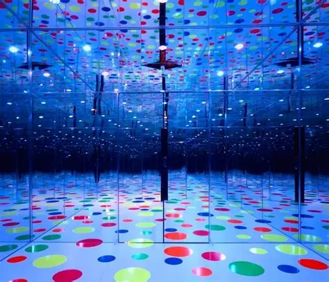 Infinity Mirrored Room gallery 2