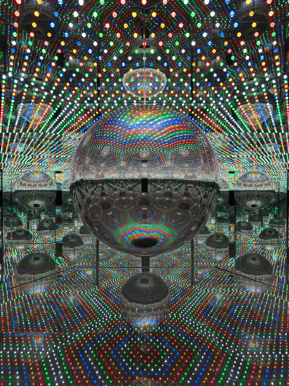 Infinity Mirrored Room gallery 9