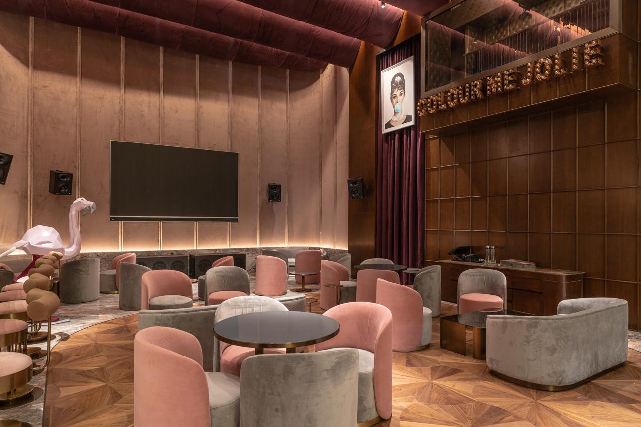 Club Jolie's gallery 21