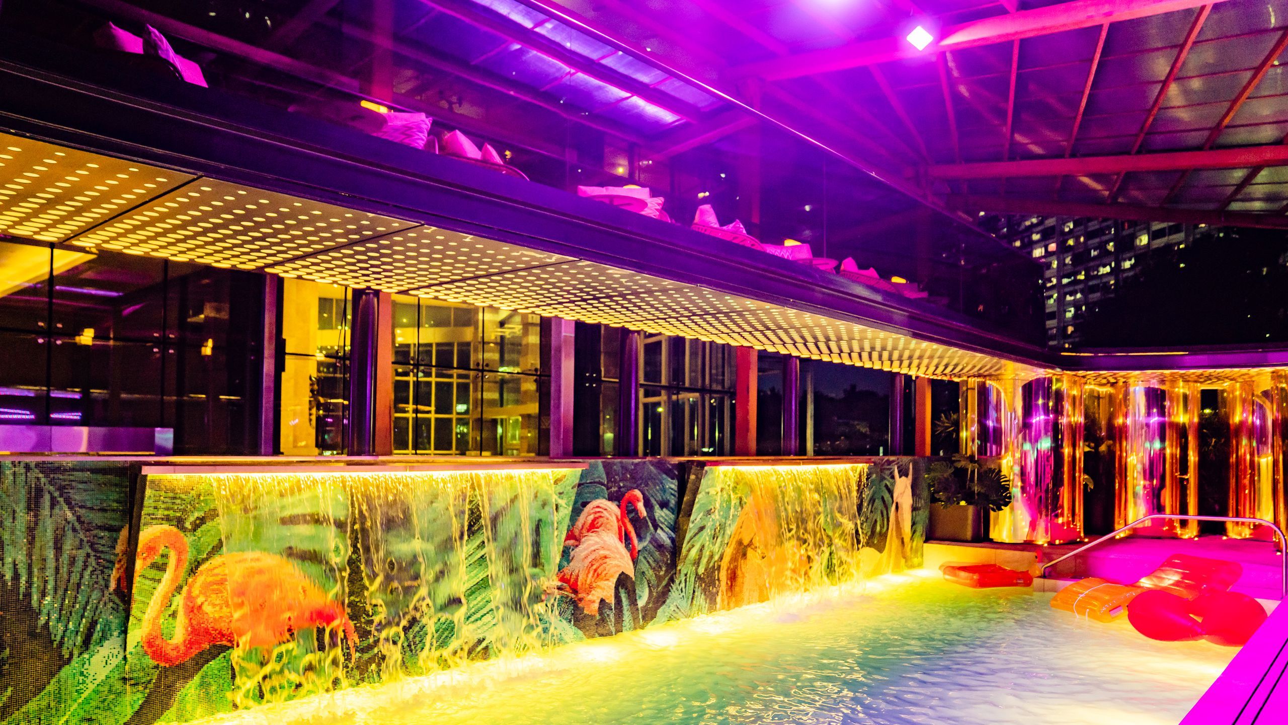 Club Jolie's gallery 10