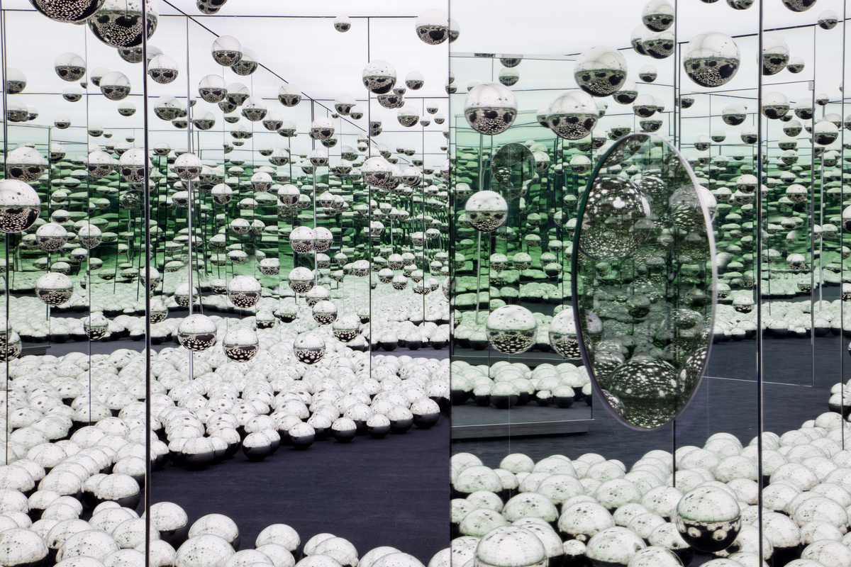 Infinity Mirrored Room gallery 25